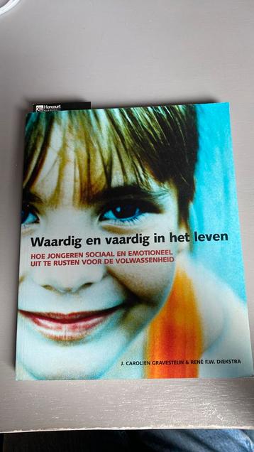 R.F.W. Diekstra - Waardig en vaardig in het leven beschikbaar voor biedingen