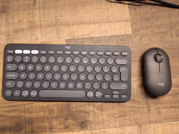 Draadloze toetsenbord en muis Logi Pebble, Computers en Software, Toetsenborden, Zo goed als nieuw, Qwerty, Draadloos, Ergonomisch