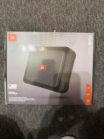 JBL Autoversterker - Krachtige Audio Upgrade! beschikbaar voor biedingen