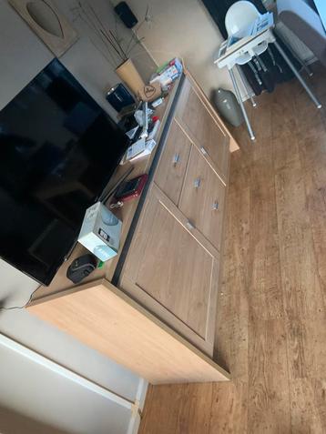 Tv  meubel 80€ beschikbaar voor biedingen