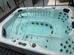 Jacuzzi lyon Spa 3000 1CL met luxe overkapping, Ophalen, Zo goed als nieuw