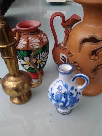 Decoratieve vazen beschikbaar voor biedingen