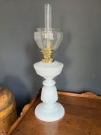 Antieke olielamp , tafel olielamp ., Ophalen of Verzenden