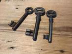 3 oude ijzeren sleutels, Ophalen of Verzenden
