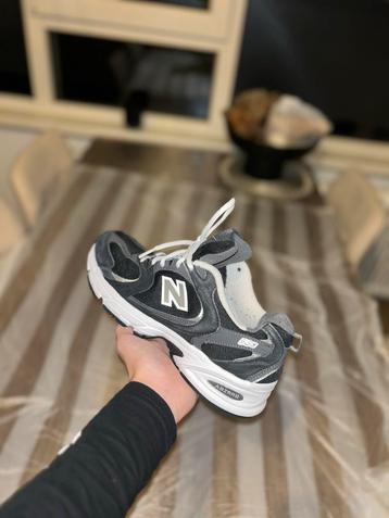 New Balance Sneakers Zwart-Wit Maat 40.5 beschikbaar voor biedingen