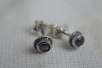 Zlveren oorbellen/stekers met robijntjes, Verzenden, Nieuw, Met edelsteen, Knopjes of Stekers
