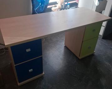 Zeer mooie zware bureau 