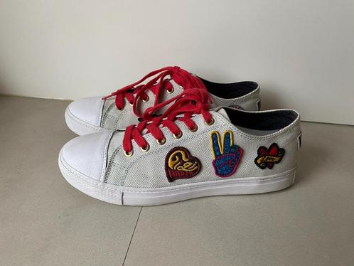 TOMMY HILFIGER GIGI HADID SNEAKERS MT:40, Kleding | Dames, Schoenen, Zo goed als nieuw, Sneakers of Gympen, Overige kleuren, Verzenden