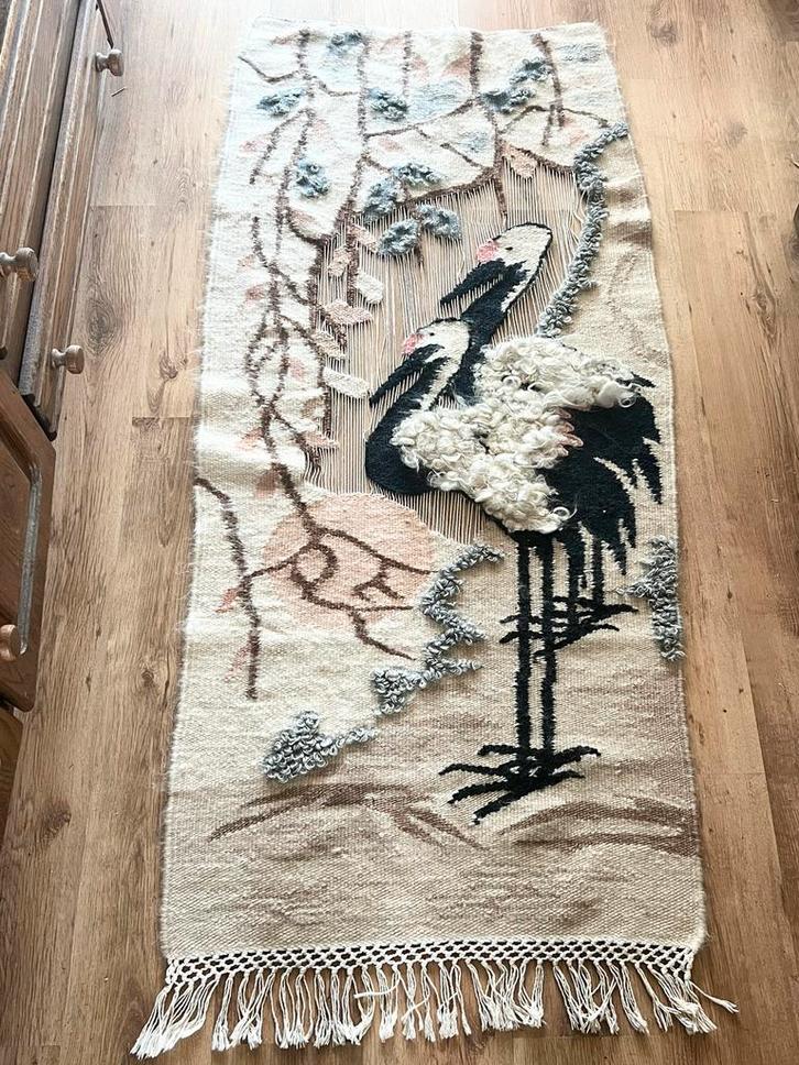 Handgeweven WOL wandkleed  kraanvogels afmetingen 75x175 cm, Antiek en Kunst, Antiek | Kleden en Textiel, Ophalen of Verzenden