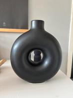Zwarte donut vaas, Huis en Inrichting, Woonaccessoires | Vazen, Zwart, Nieuw, Ophalen of Verzenden, Glas