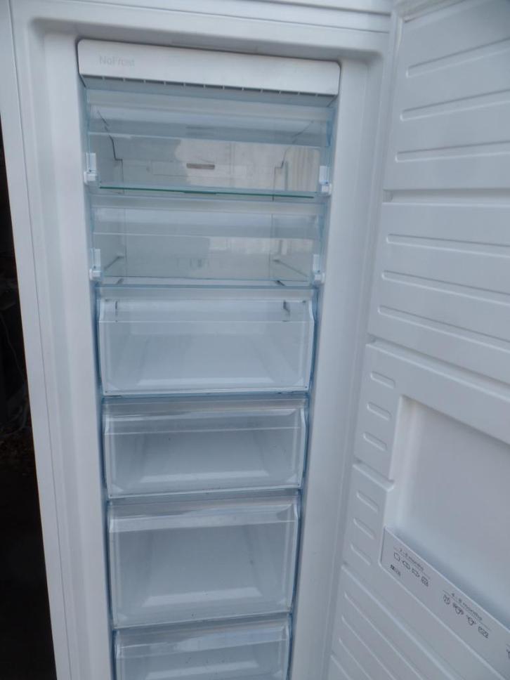 Bosch serie 4 GSN33FWEV vriezer 176 cm nofrost 3,5 jaar zgan, Witgoed en Apparatuur, Vriezers en Diepvrieskisten, Zo goed als nieuw