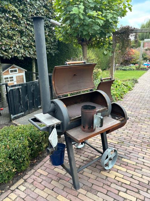 BBQ Smoker, Tuin en Terras, Houtskoolbarbecues, Gebruikt, Met accessoires, Ophalen