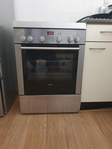Siemens gasfornuis met oven beschikbaar voor biedingen