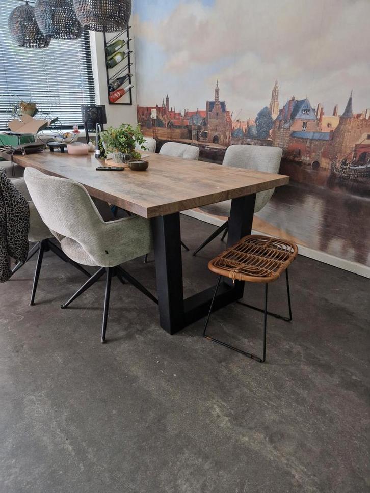 Te koop: Stoere robuuste eettafel van Country Lifestyle, Huis en Inrichting, Complete inboedels, Ophalen
