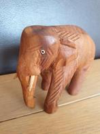 (M) Houten olifant uit Zuid-Afrika. Houtsnijwerk. 10x8x4 cm., Ophalen of Verzenden