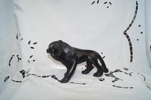 beeld zwart uit Kenia handgemaakt Leeuw, neushoorn, nijlpaar, Antiek en Kunst, Kunst | Beelden en Houtsnijwerken, Ophalen of Verzenden