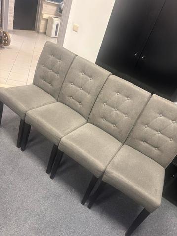 Eetkamerstoelen (4x) beschikbaar voor biedingen