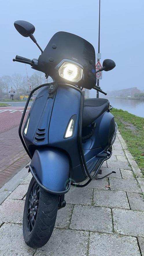 Vespa sprint 2020 Brom, Fietsen en Brommers, Scooters | Vespa, Zo goed als nieuw, Overige modellen, Ophalen of Verzenden