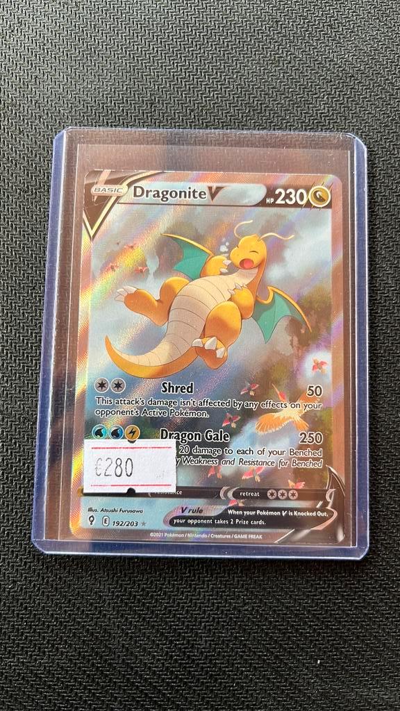 Dragonite V - Pokemon, Hobby en Vrije tijd, Verzamelkaartspellen | Pokémon, Zo goed als nieuw, Ophalen of Verzenden
