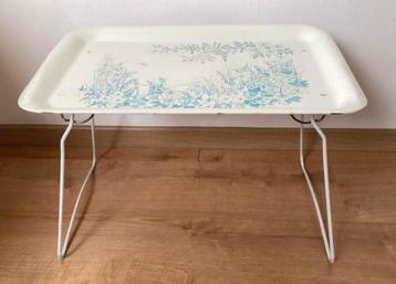 Vintage dienblad op pootjes (inklapbaar) ~ bedtafeltje beschikbaar voor biedingen