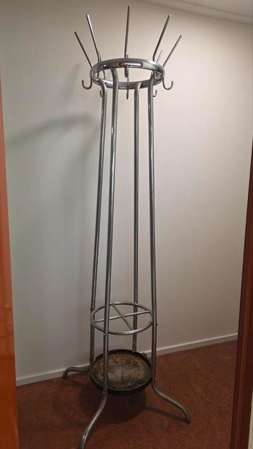 Vintage Metalen Kapstok beschikbaar voor biedingen