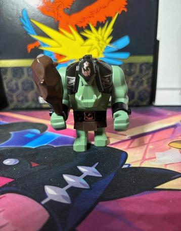 Lego castle Troll minifigure Sand Green with Black Armor beschikbaar voor biedingen