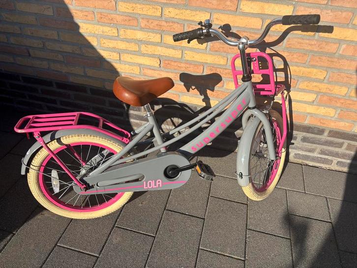 Superlola meisje fiets 18inch, Fietsen en Brommers, Fietsen | Meisjes, Zo goed als nieuw, 18 inch, Handrem, Ophalen