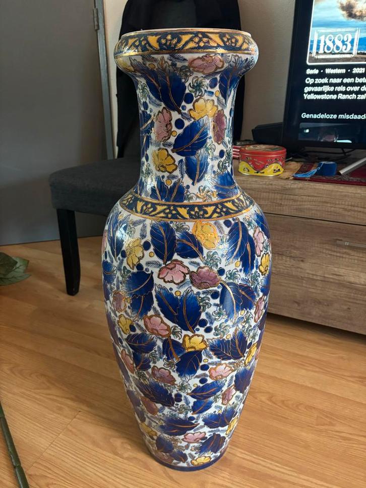 Antieke Chinese Vaas met Bloemmotieven, Antiek en Kunst, Antiek | Vazen, Ophalen