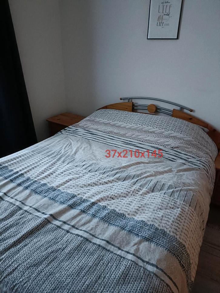 Bed met rolbodem en 2 nachtkastjes., Huis en Inrichting, Slaapkamer | Complete slaapkamers, Gebruikt, Tweepersoons, Ophalen