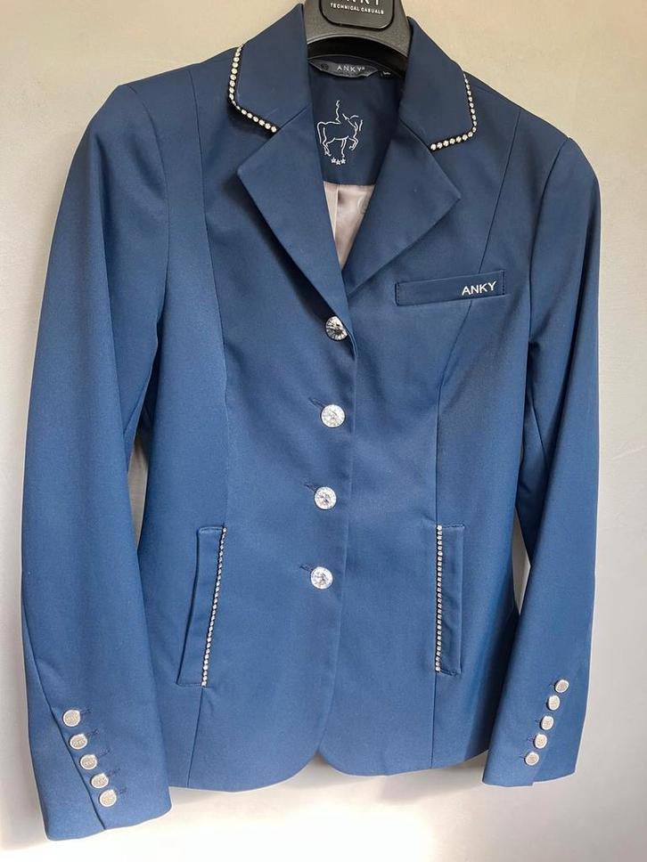 Super vrouwelijke blauwe wedstrijdjas van Anky. Maat 36, Dieren en Toebehoren, Paardrijkleding, Zo goed als nieuw, Bovenkleding