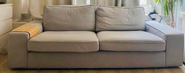 Te Koop: royale, lichtgrijze 3-zits bank kvik, Huis en Inrichting, Banken | Bankstellen, Gebruikt, Rechte bank, Driepersoons, 200 tot 250 cm