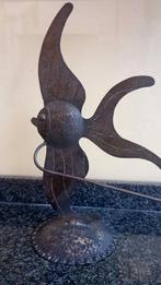 Metalen decoratief beeldje vis op een metalen voet, Ophalen of Verzenden