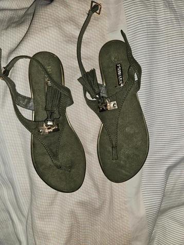 groene slippers maat 39  (dv20) beschikbaar voor biedingen