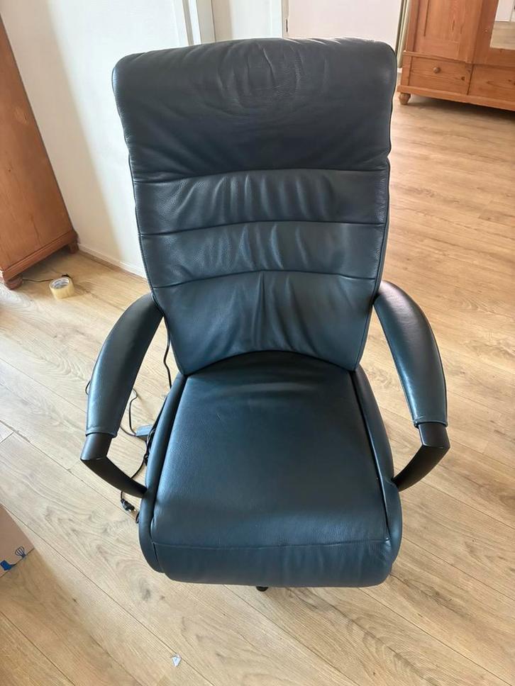Mooie blauwe leren sta op stoel, Huis en Inrichting, Fauteuils, Zo goed als nieuw, Leer, 50 tot 75 cm, 75 tot 100 cm, Ophalen