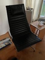 Vitra Eames EA124 Leer / Chroom, Huis en Inrichting, Fauteuils, Ophalen, Gebruikt, 75 tot 100 cm, Metaal