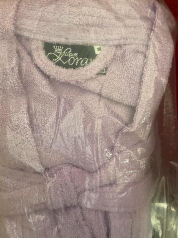 Nieuwe Badjas Rosé/Lila - Maat M beschikbaar voor biedingen