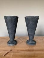2 Ijzeren bloempotten, Tuin en Terras, Bloempotten, Ophalen, Rond, Tuin, Zo goed als nieuw