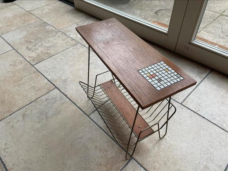 Vintage lectuur/bijzettafeltje, Huis en Inrichting, Woonaccessoires | Krantenbakken en Lectuurbakken, Zo goed als nieuw, Ophalen