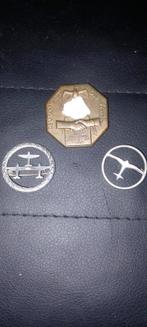 Winterhulp speldjes, Ophalen of Verzenden, Embleem of Badge