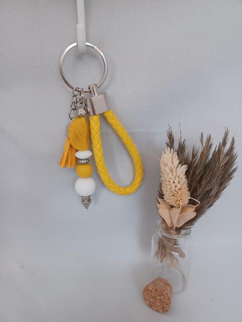 Beadable tassenhanger/sleutelhanger geel-wit blad, Verzamelen, Sleutelhangers, Nieuw, Ophalen of Verzenden