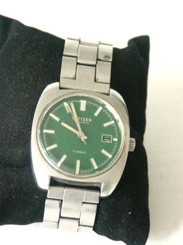 Retro horloge beschikbaar voor biedingen