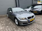 BMW 3-serie Touring 320i High Executive PANORAMA/TREKHAAK/LE, Euro 5, Achterwielaandrijving, Zwart, 4 cilinders