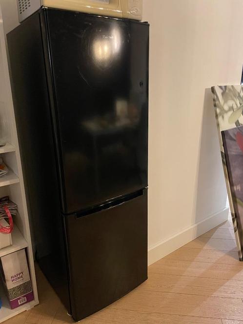 Tomado TCR1420B Vrijstaande combi koelkast - 173 liter - zwa, Witgoed en Apparatuur, Koelkasten en IJskasten, Zo goed als nieuw