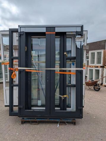  kozijn met dubbele tuindeuren  beschikbaar voor biedingen