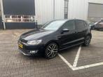 Volkswagen Polo 1.2 TSI Highline 6 bak nieuwe koppeling +bak, Auto's, Voorwielaandrijving, Euro 5, Gebruikt, Zwart
