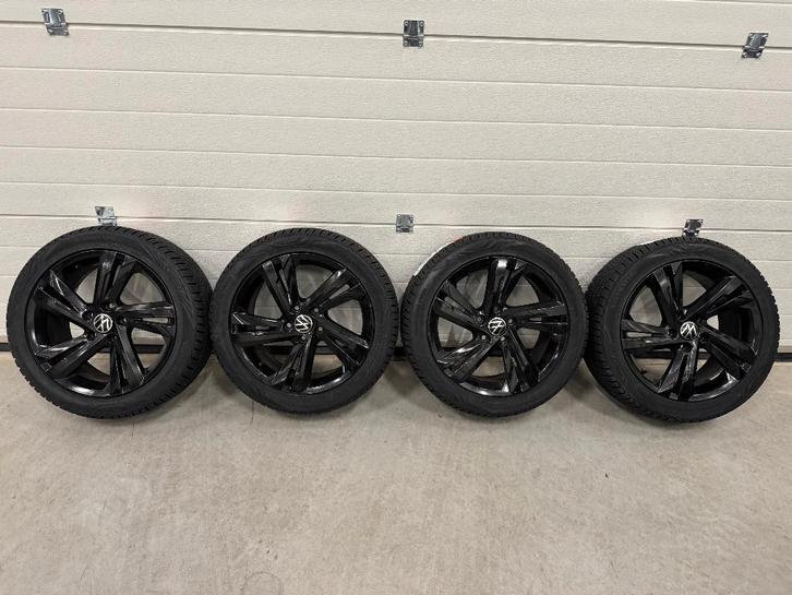 17" inch Org. Black Valencia velgen + Vredestein 225/45/17, Auto-onderdelen, Banden en Velgen, Velg(en), All Season, 17 inch, 225 mm