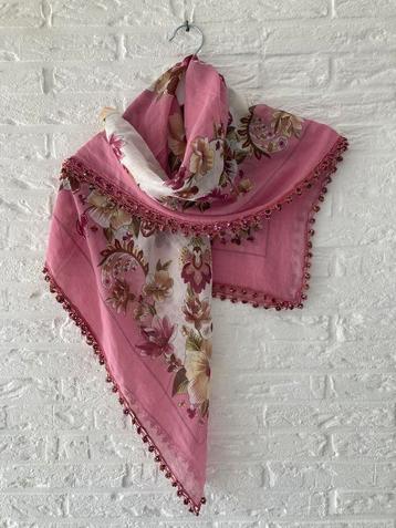 Prachtige SJAAL bloemenprint /gehaakt randje/kraaltjes shawl beschikbaar voor biedingen
