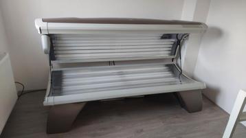 Hapro Onyx zonnebank met gezichtsbruiner beschikbaar voor biedingen