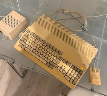 Commodore Amiga 500 met originele tank mouse en voeding beschikbaar voor biedingen