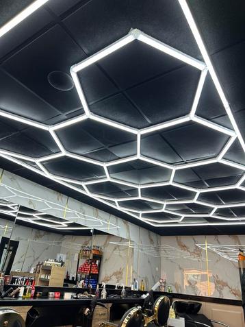 Nieuwe LED hexagon 4.8x2.4M plafond/garage verlichting  beschikbaar voor biedingen
